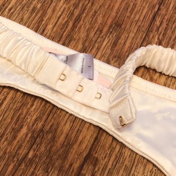 Victoria’s Secret White Ivory Floral Satin Garter Belt Size Large - Picture 6 of 7